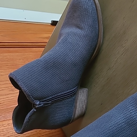 KENSIE 8 1/2 gray ankle boot - Picture 6 of 10